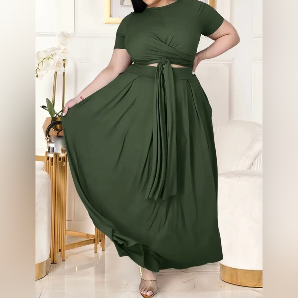 Plus Size Women's Plus Plain Short Sleeve Crop Top Side Knot & Maxi Skirt - Picture 4 of 13